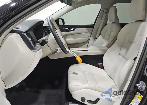 2023 Volvo Xc60 Core z USA, uszkodzony, nr VIN YV4L12DK6P1358321